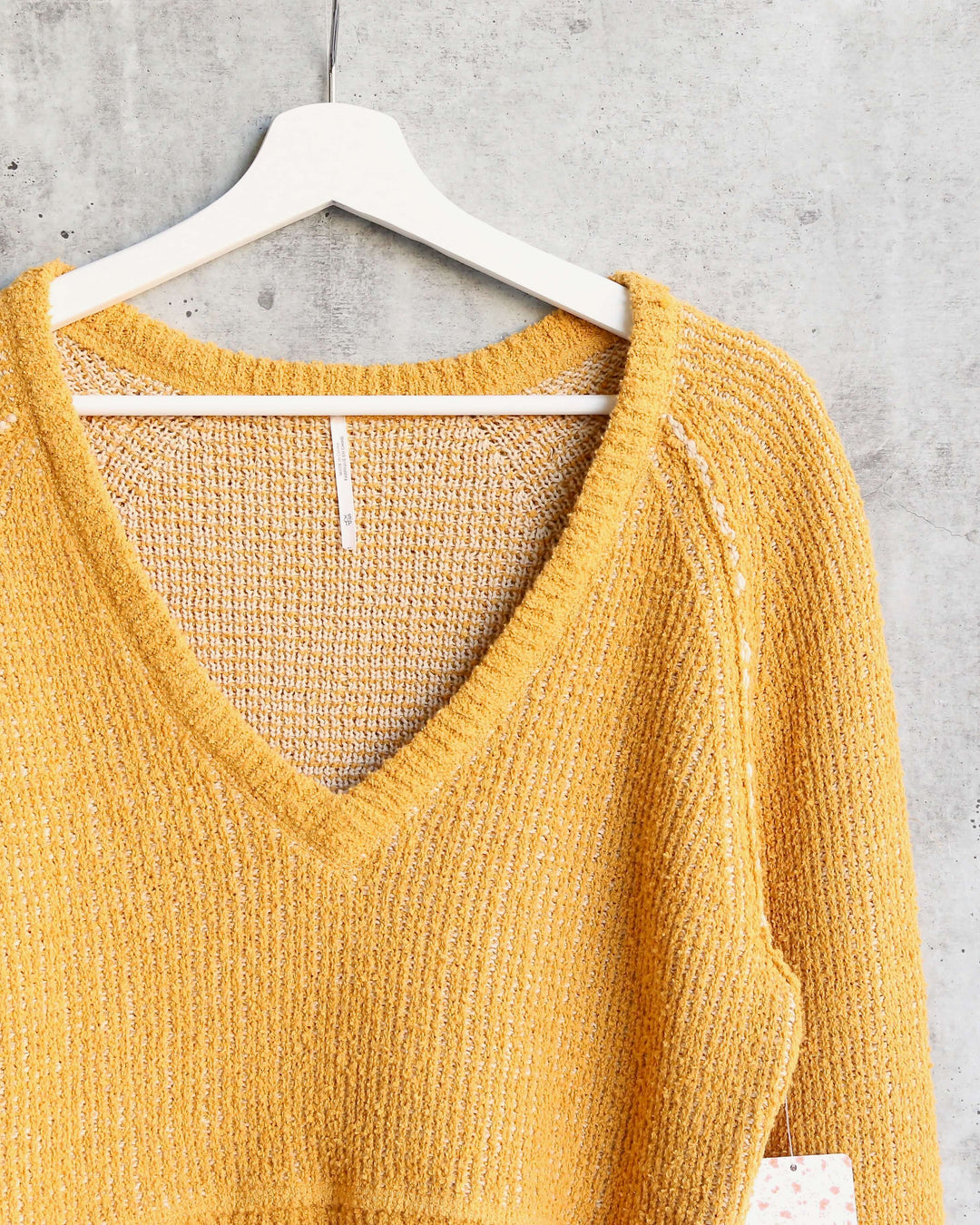 Free People - High Low V Textured Slouchy Sweater - De Soleil