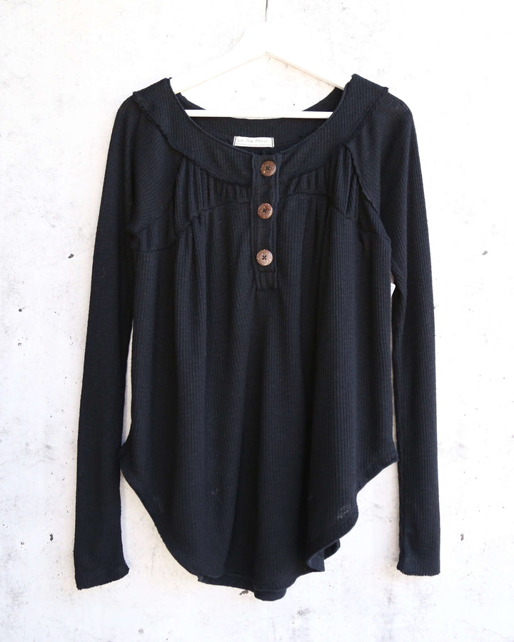 Free People - Must Have Waffle-Knit Henley Tee - Black