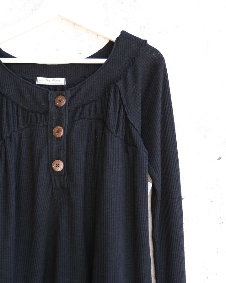 Free People - Must Have Waffle-Knit Henley Tee - Black