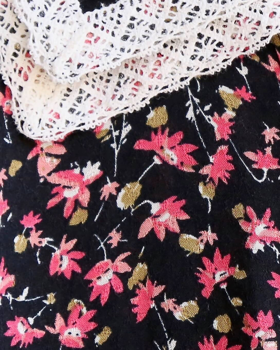 Free People - The Ana Printed Floral Blouse - Black