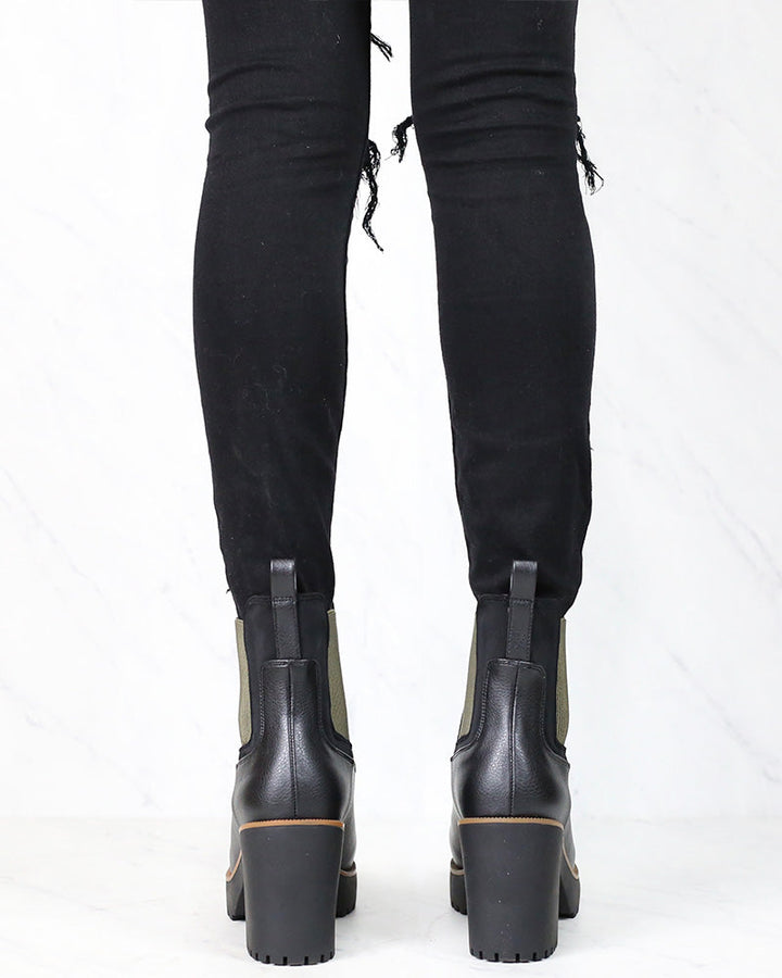 Good Day Grain Platform Ankle Boots in Black