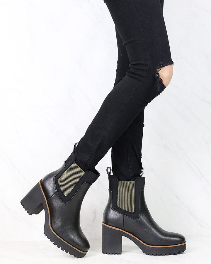 Good Day Grain Platform Ankle Boots in Black