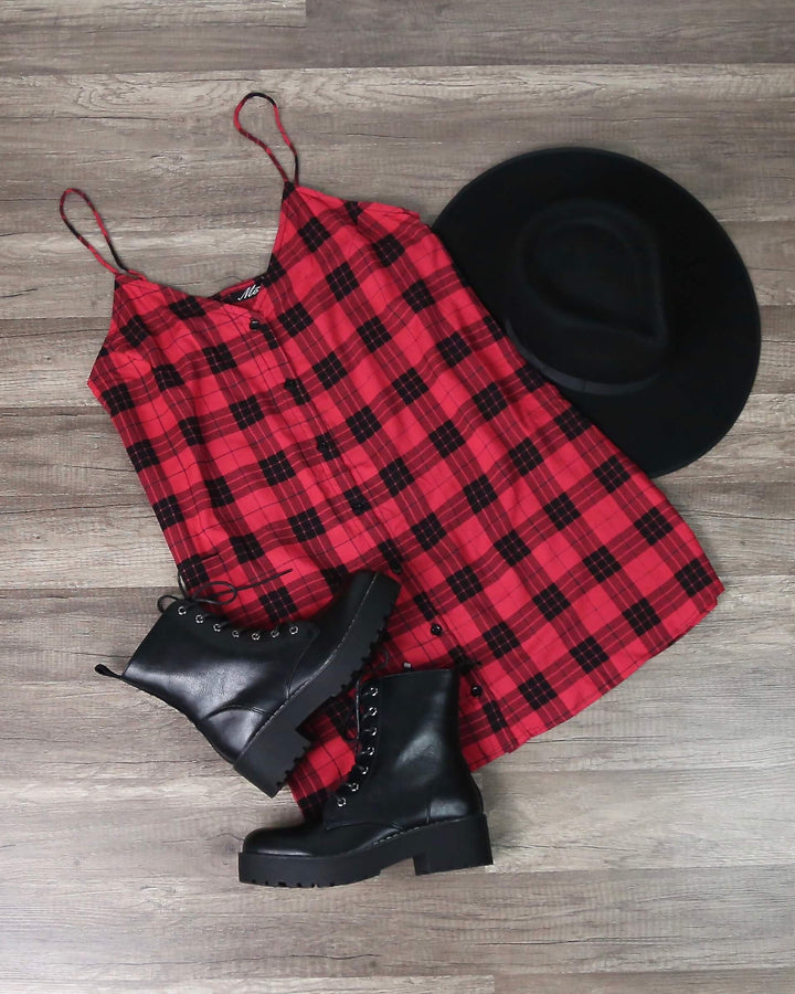 Motel - Sanna Slip Dress in Winter Plaid Red/Black