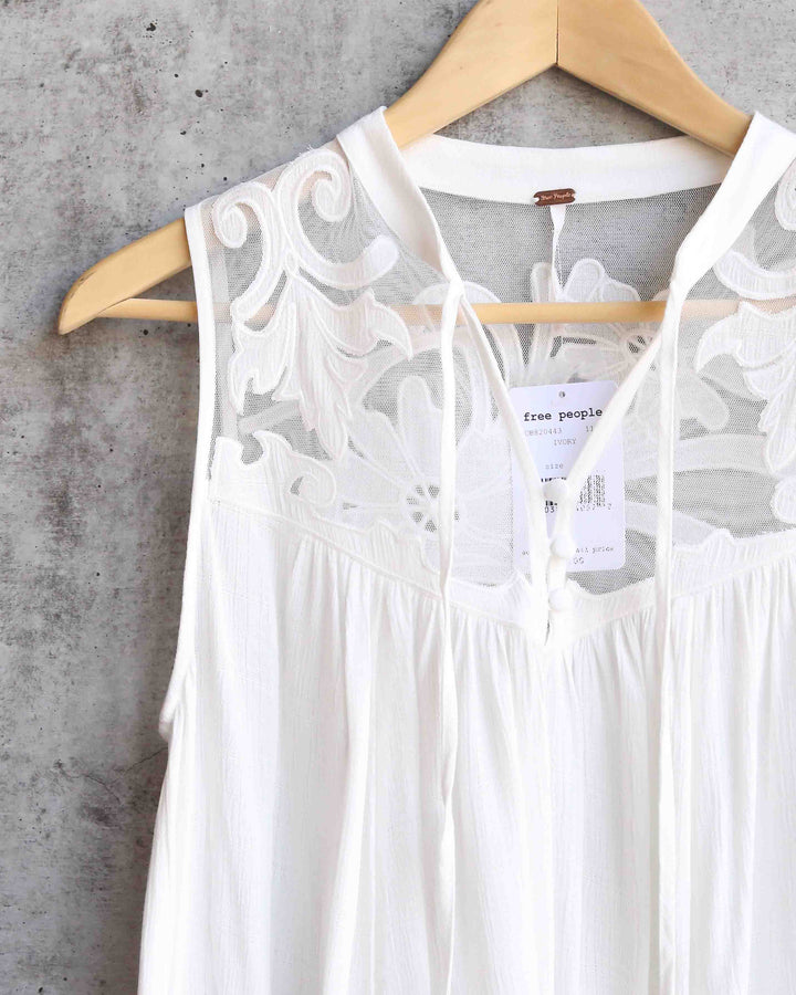 Free People - Western Romance Mesh Applique Top in Ivory