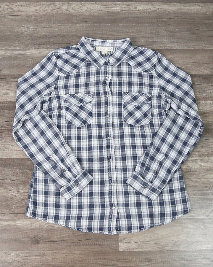 Vintage Affair Soft Button Up Plaid Flannel Long Sleeve Shirt in Navy/White