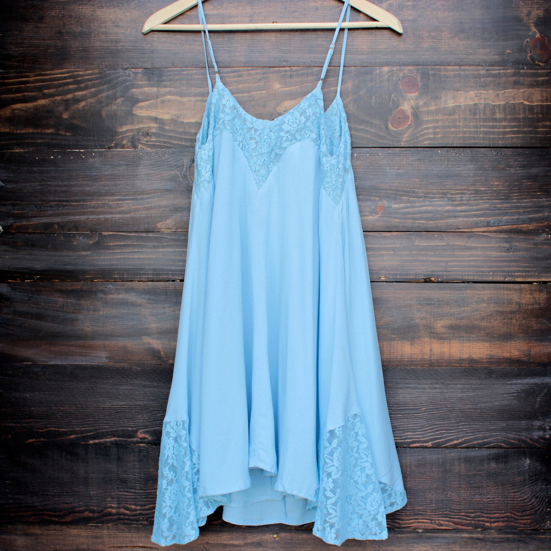 flowy - tunic - dress - v neck - lace hem - bohemian - chambray