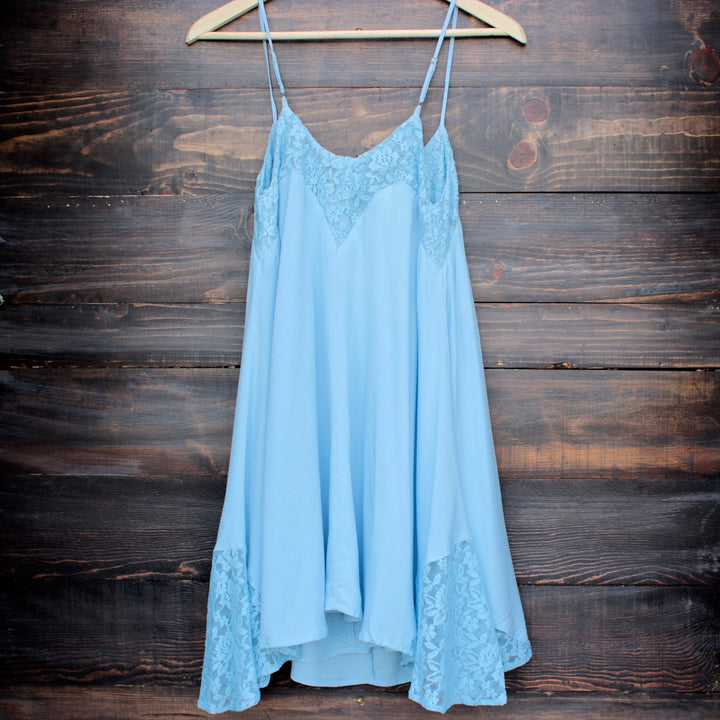 flowy - tunic - dress - v neck - lace hem - bohemian - chambray