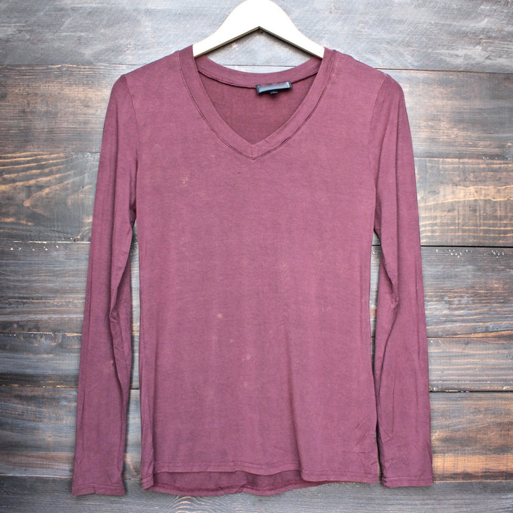 BSIC - vintage acid wash v neck long sleeve shirt in burgundy - shophearts - 1