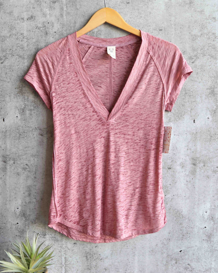 Free People - Clementine Tee in Berry