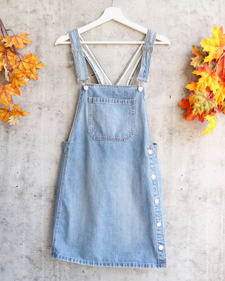 Free People - Louise Denim Skirtall in Bright Blue Sky