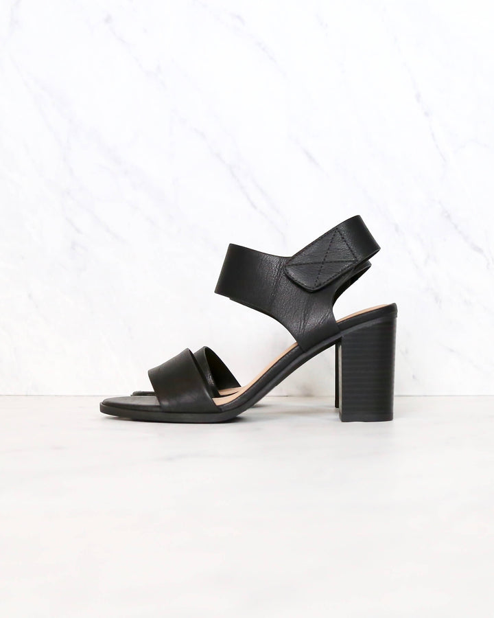 Open Toe Chunky Block Heel Ankle Strap Sandals in black leather