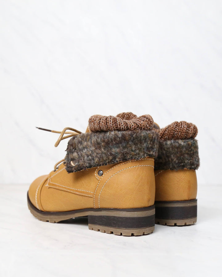 cozy womens sweater boots REFRESH WYNNE-01 TAN