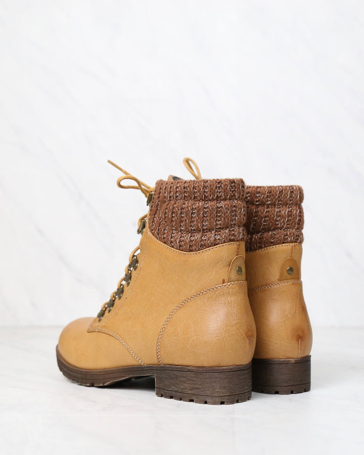 Final Sale - Sierra Falls Boots in Tan