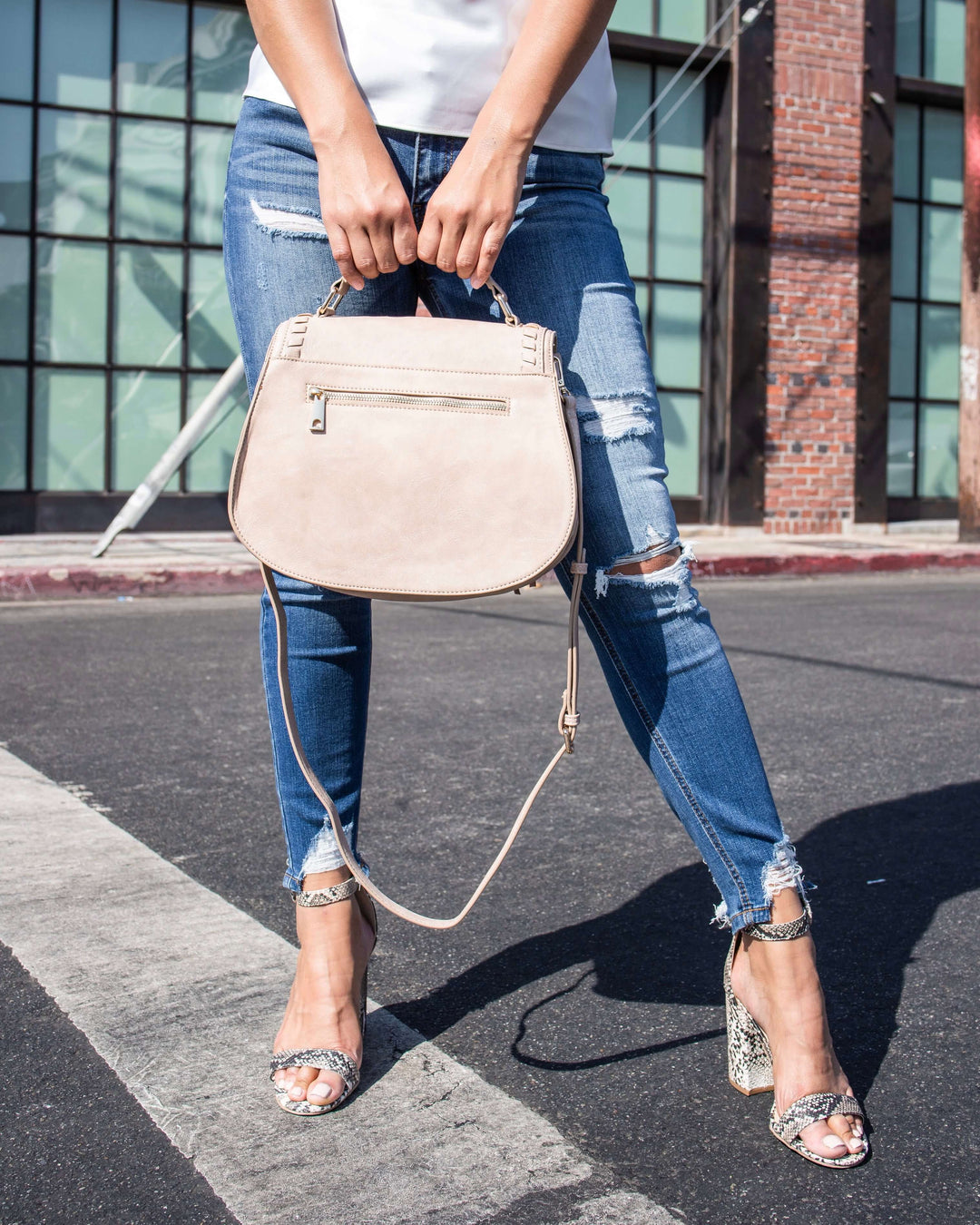 urban expression khloe saddle crossbody vegan leather handbag natural