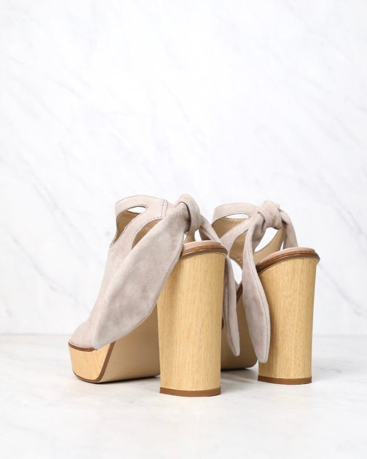 Very Volatile - Rissa Women's Cut Out Ankle Tie Sandal in Blush