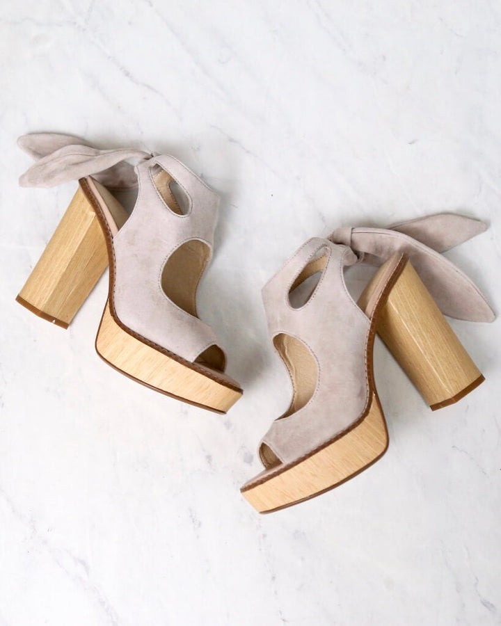 Very Volatile - Rissa Women's Cut Out Ankle Tie Sandal in Blush