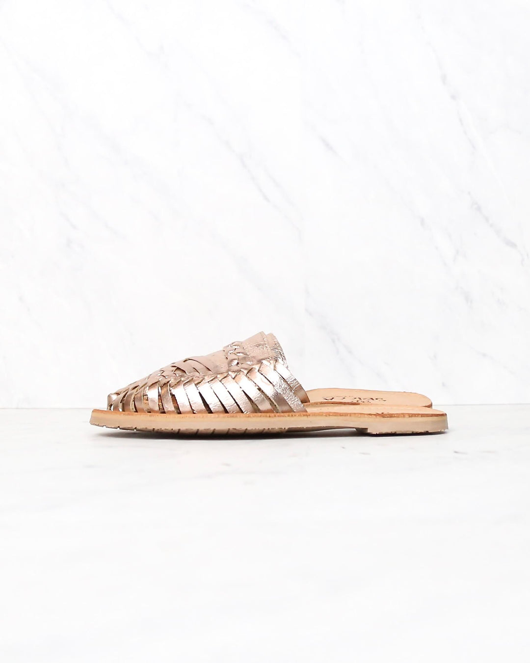 sbicca - baines huarache women's flat sandal - rose gold