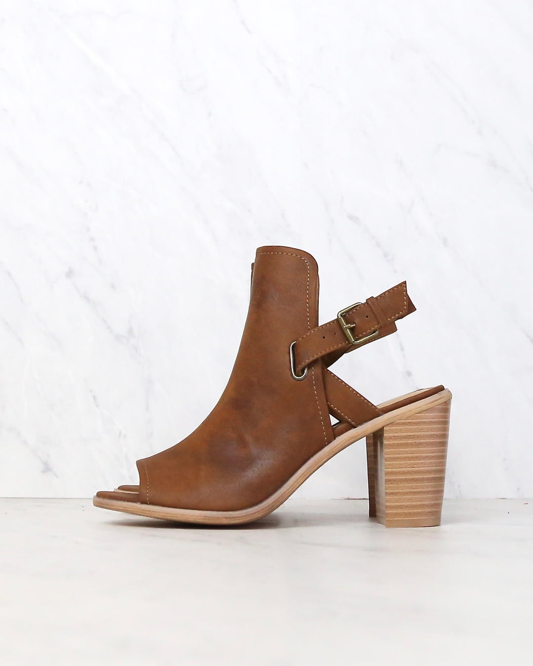 Very Volatile - Bolten Sandals in Tan