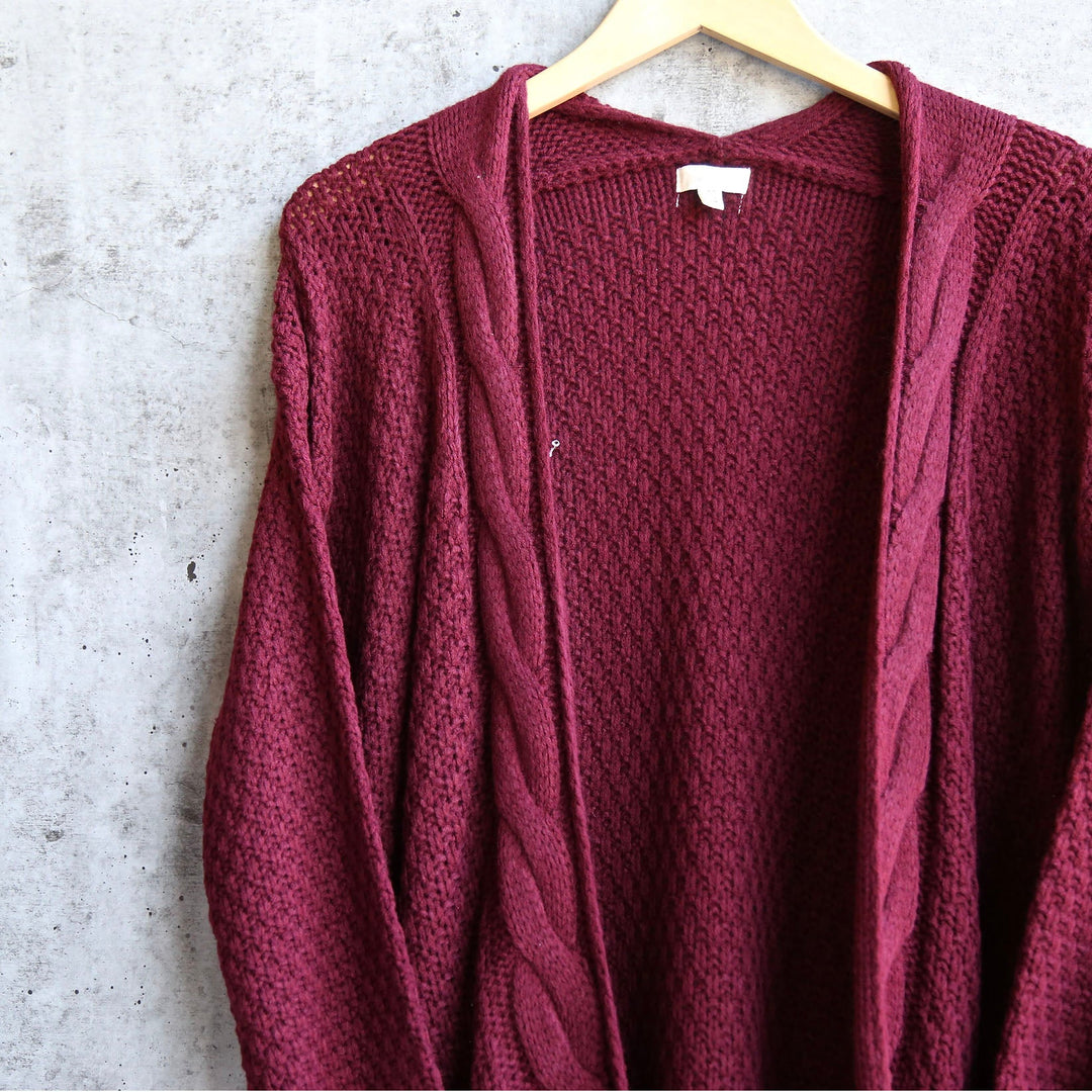 Final Sale - Dreamers by Debut Cable Knit Open Cardigan - Burgundy