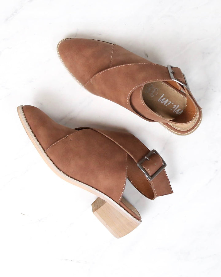 Miracle Miles - Fran Buckle Wrapped Flat in More Colors