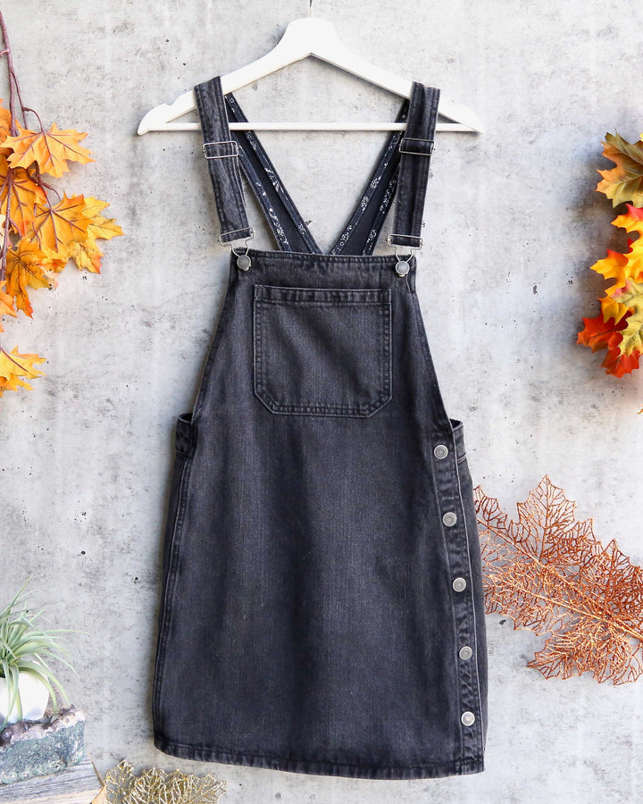Free People - Louise Denim Skirtall in Rocky Mountain Black