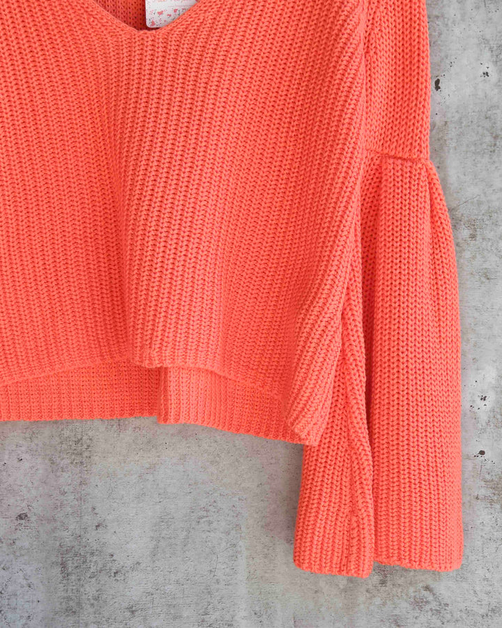 Free People - Damsel Cable Knit Pullover in Coral