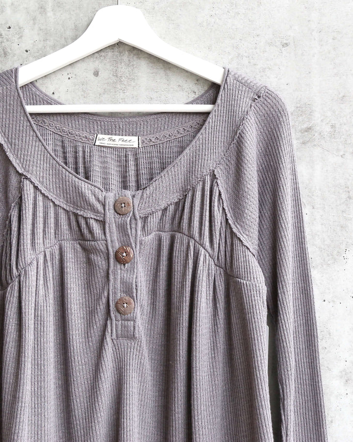 Free People - Must Have Waffle-Knit Henley Tee - Storm Grey