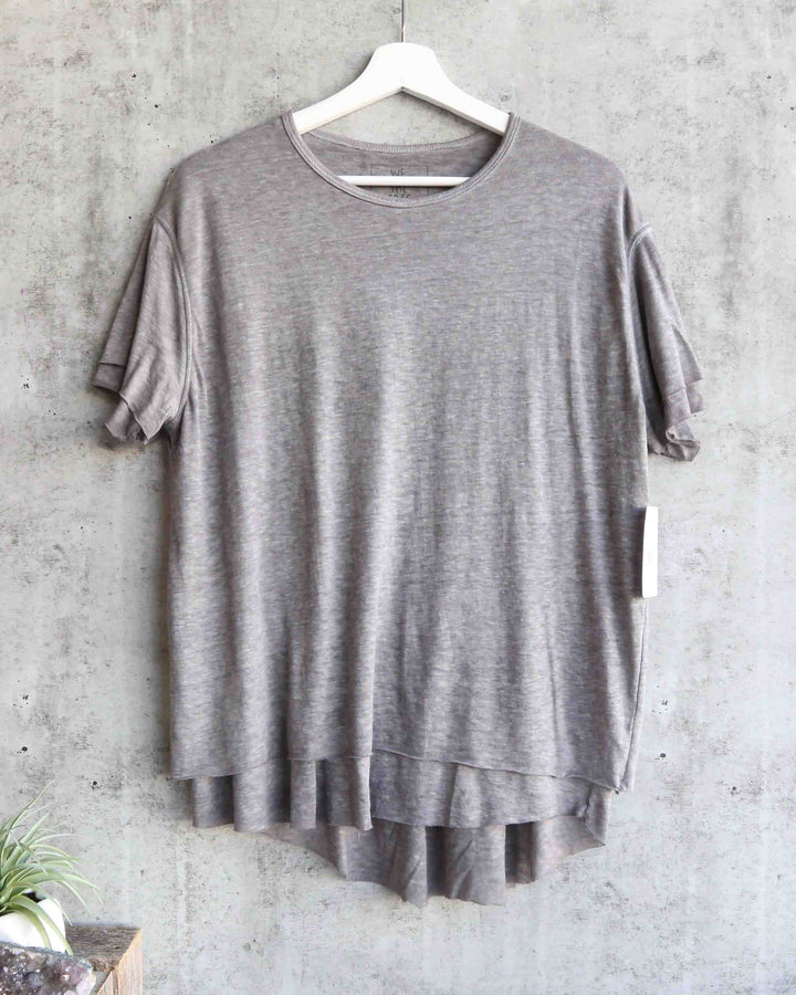 Free People - We The Free - Cloud 9 Frayed Hem Knit Tee in French Grey