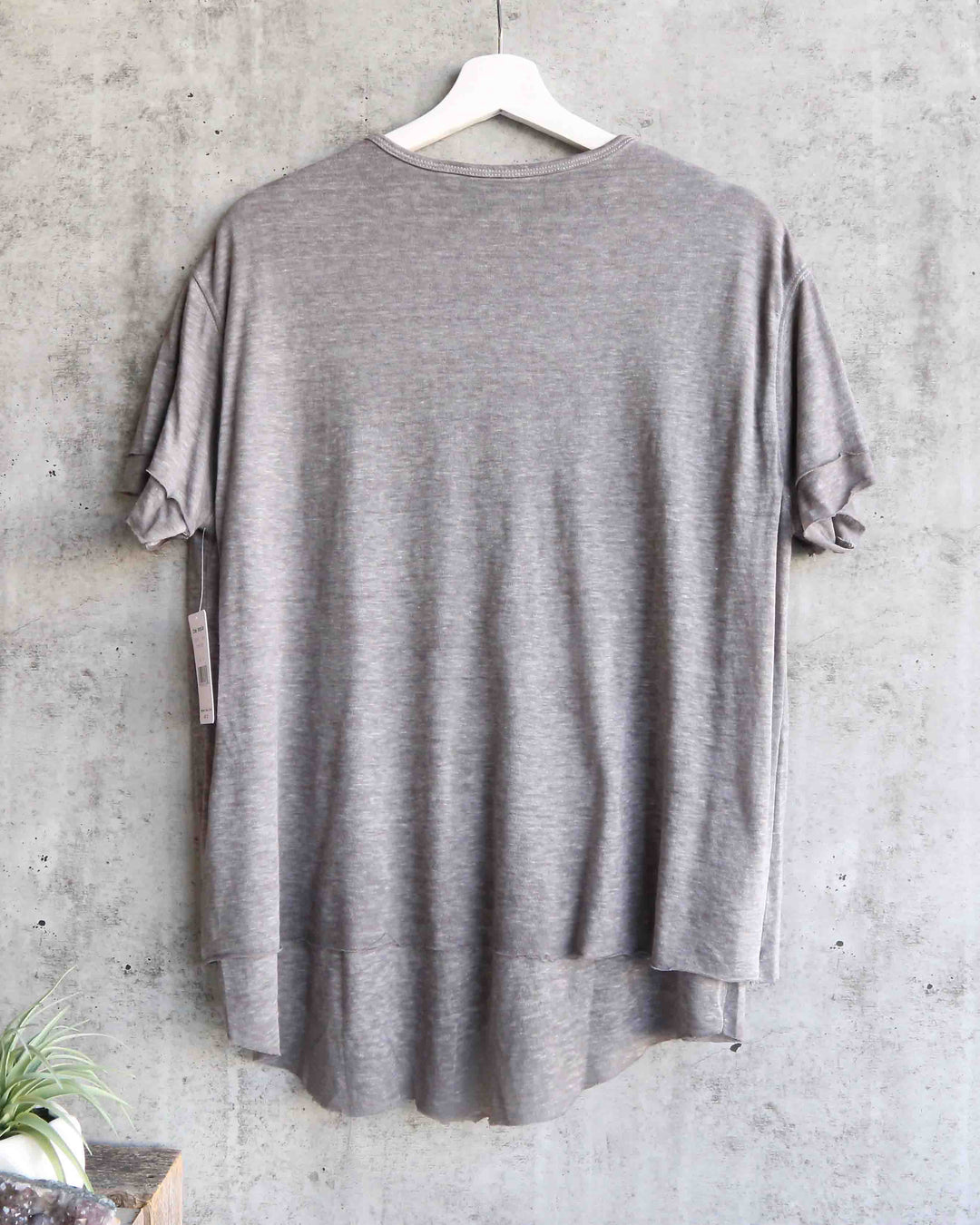 Free People - We The Free - Cloud 9 Frayed Hem Knit Tee in French Grey
