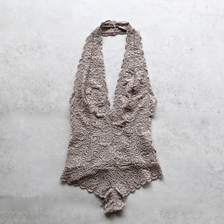 Scalloped Floral Lace Bodysuit in More Colors