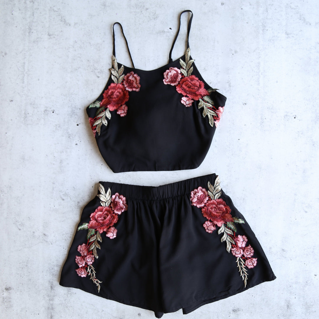 Reverse - Festival Floral Applique Set in More Colors