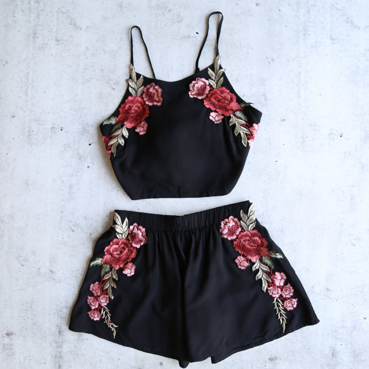 Reverse - Festival Floral Applique Set in More Colors