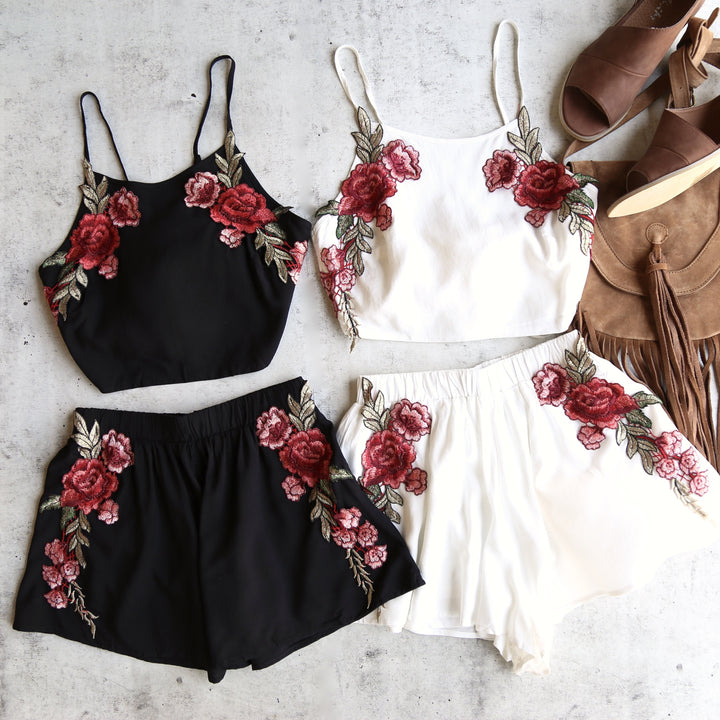 Reverse - Festival Floral Applique Set in More Colors