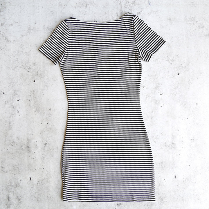 Motel - Memory Ribbed Bodycon Stripe Dress in Black and White