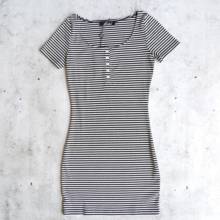 Motel - Memory Ribbed Bodycon Stripe Dress in Black and White