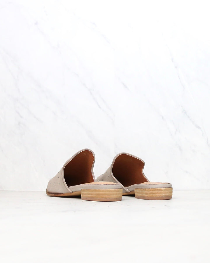 Mi iM - Gaze | Ball Studded Pointed Faux Leather Mule - More Colors