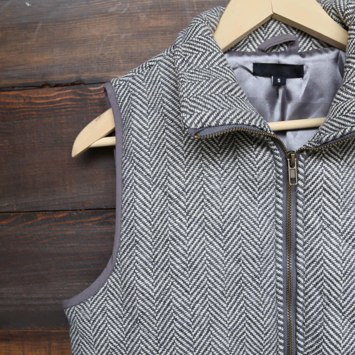 Herringbone Quilted Puffer Vest in Grey