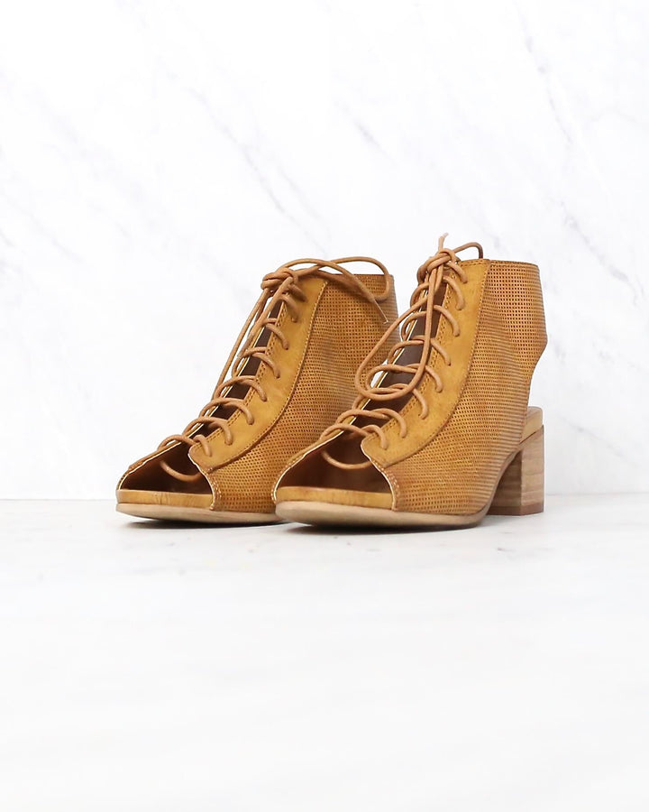 Sbicca - Hogan Minimal Lace Up Heel in Tan