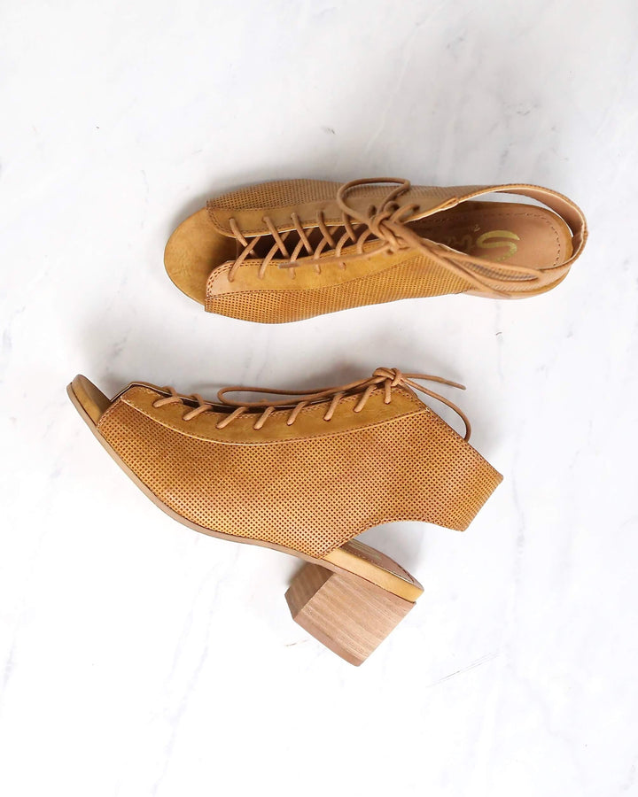 Sbicca - Hogan Minimal Lace Up Heel in Tan