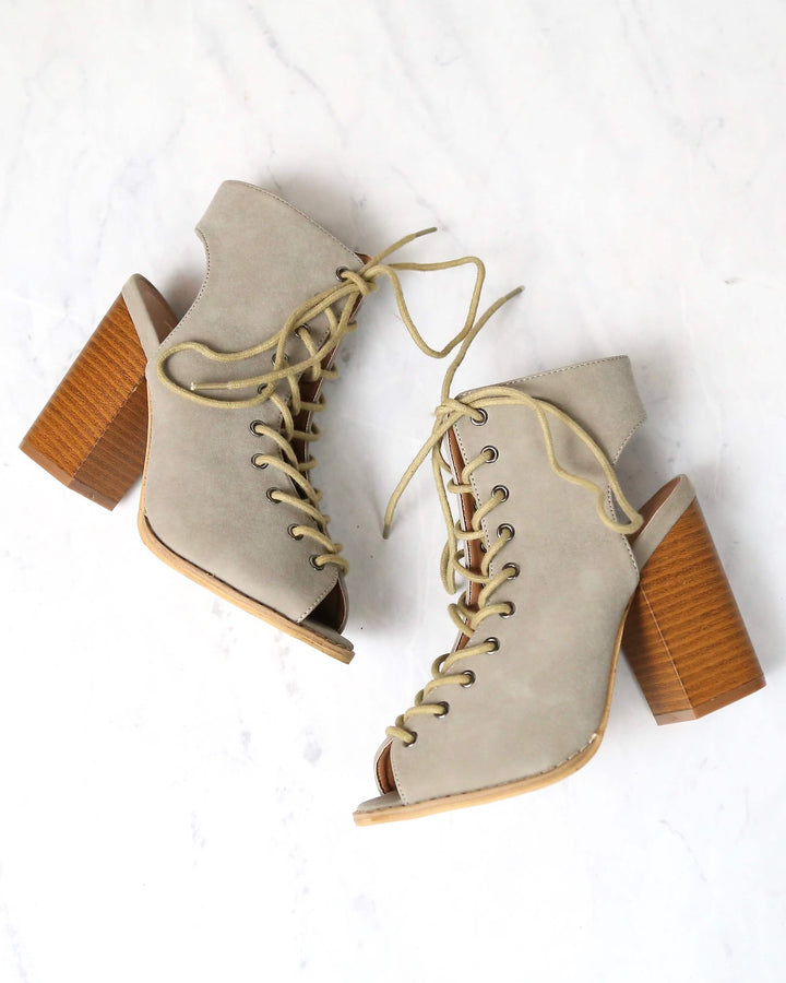 Minimalist Lace Up Peep Toe Heel in Beige