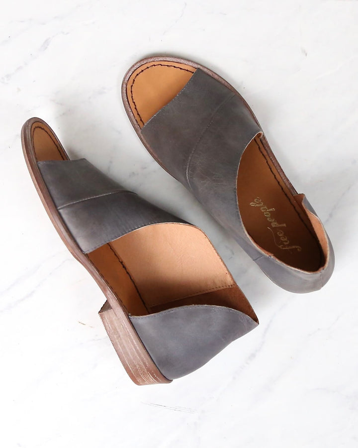 Free People - Mont Blanc Open Toe Sandal in Dark Grey