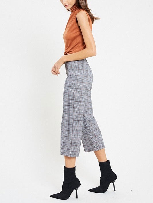 Sleeveless Ribbed Turtleneck Knit Top in Gucci Tan
