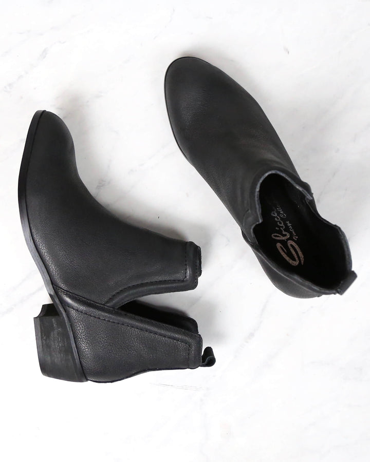 Sbicca - Silvercity Side Slit Leather Chelsea Boots in Black