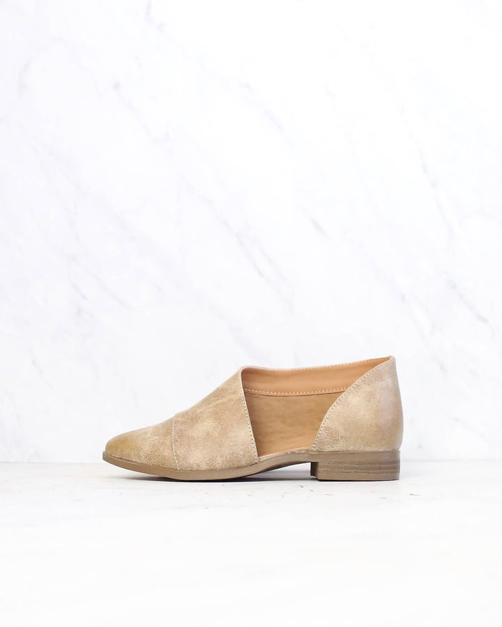 Gigi Vegan Pointed Toe Flats in Taupe