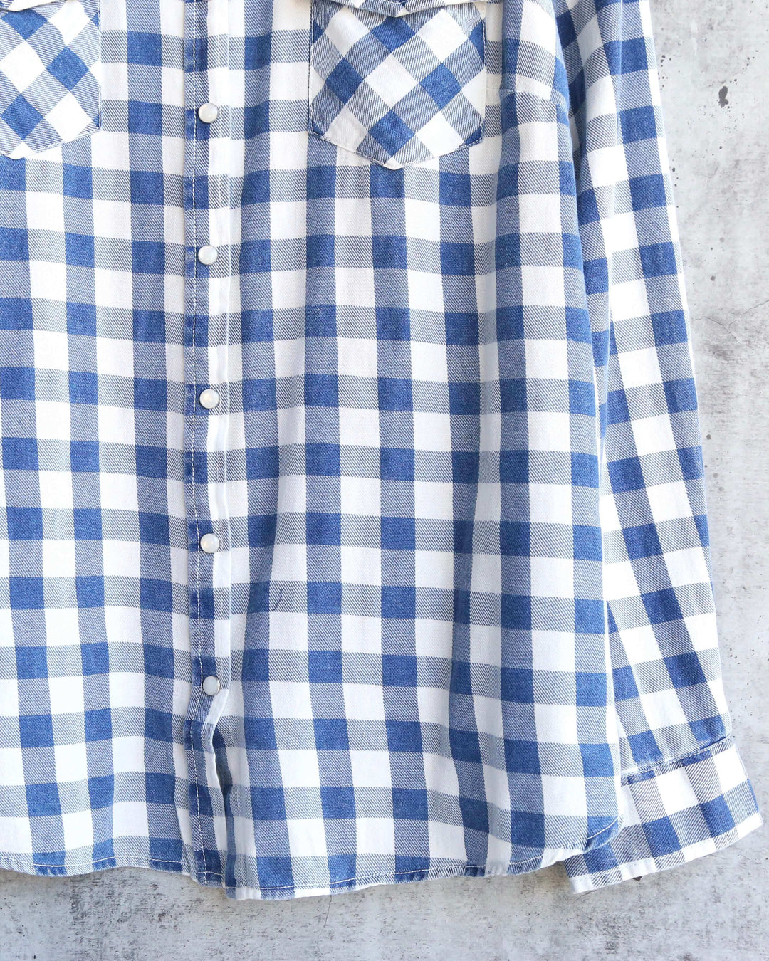 Vintage Affair Soft Button Up Plaid Flannel Long Sleeve Shirt in Indigo/Off White