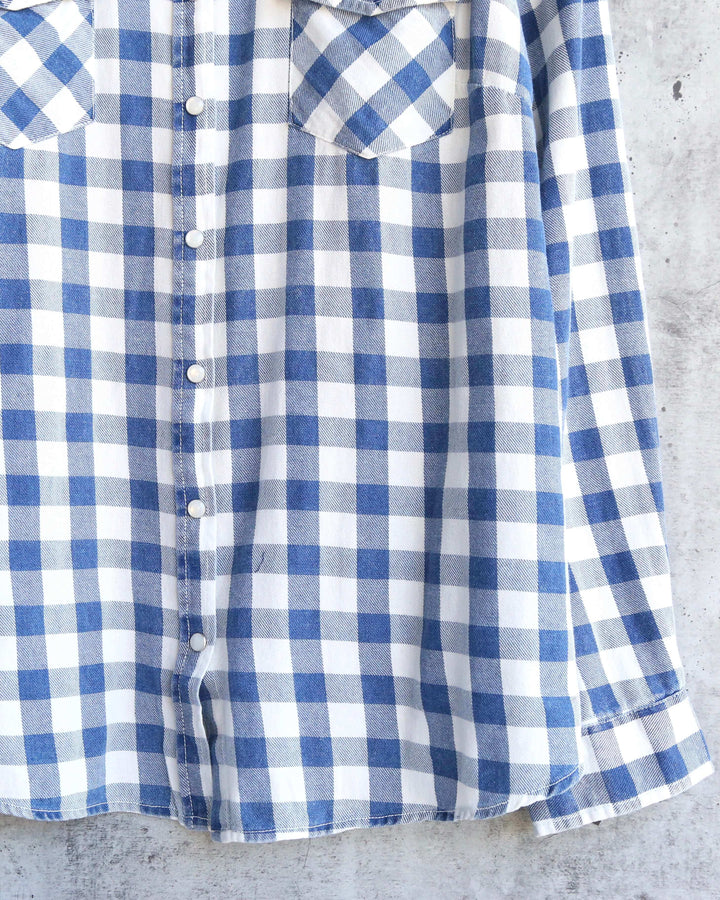 Vintage Affair Soft Button Up Plaid Flannel Long Sleeve Shirt in Indigo/Off White