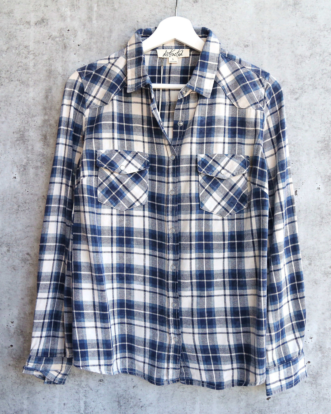 Vintage Affair Soft Button Up Plaid Flannel Long Sleeve Shirt in Navy Blue