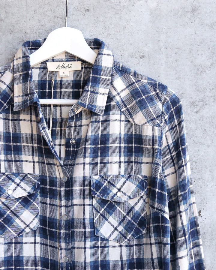 Vintage Affair Soft Button Up Plaid Flannel Long Sleeve Shirt in Navy Blue