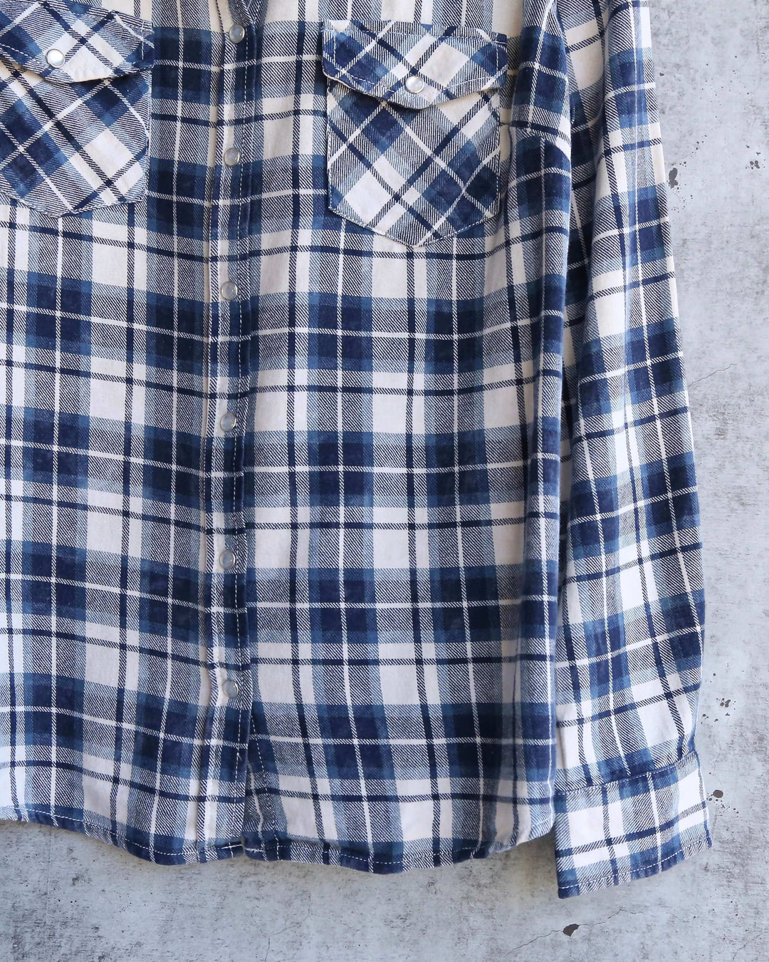 Vintage Affair Soft Button Up Plaid Flannel Long Sleeve Shirt in Navy Blue