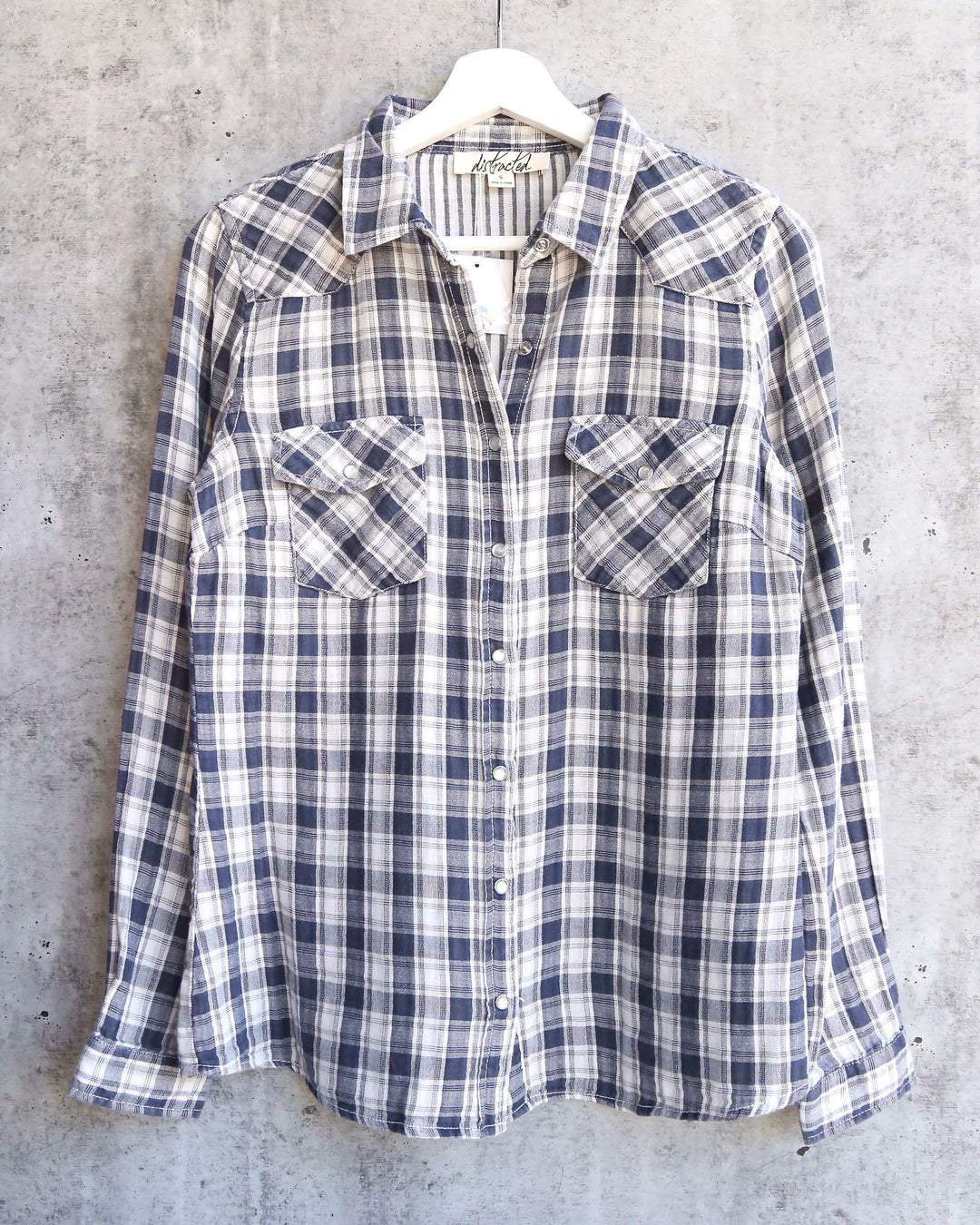 Vintage Affair Soft Button Up Plaid Flannel Long Sleeve Shirt in Navy/White